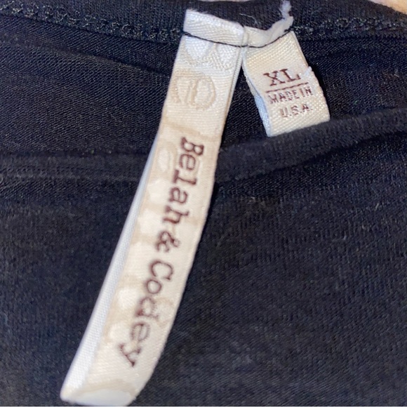 Belah & Codey Women’s Top.  Black and Gray “Never Forget who you are”. SZ XL - Picture 4 of 5